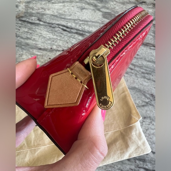 Authentic Louis Vuitton Monogram Vernis Pouchette Cosmetic Pouch - Picture 4 of 11